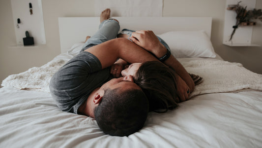 Dormir solo o dormir en pareja: ¿qué es mejor?